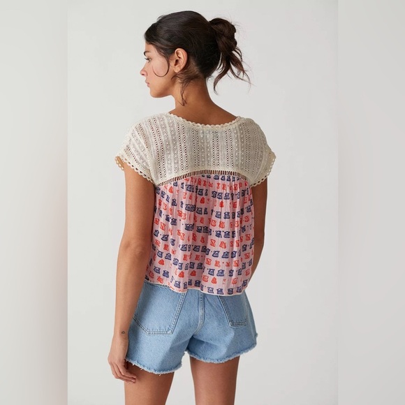 Urban Outfitters Kimchi Blue Gia Babydoll Blouse with Seashell Pattern NWOT - Picture 4 of 16